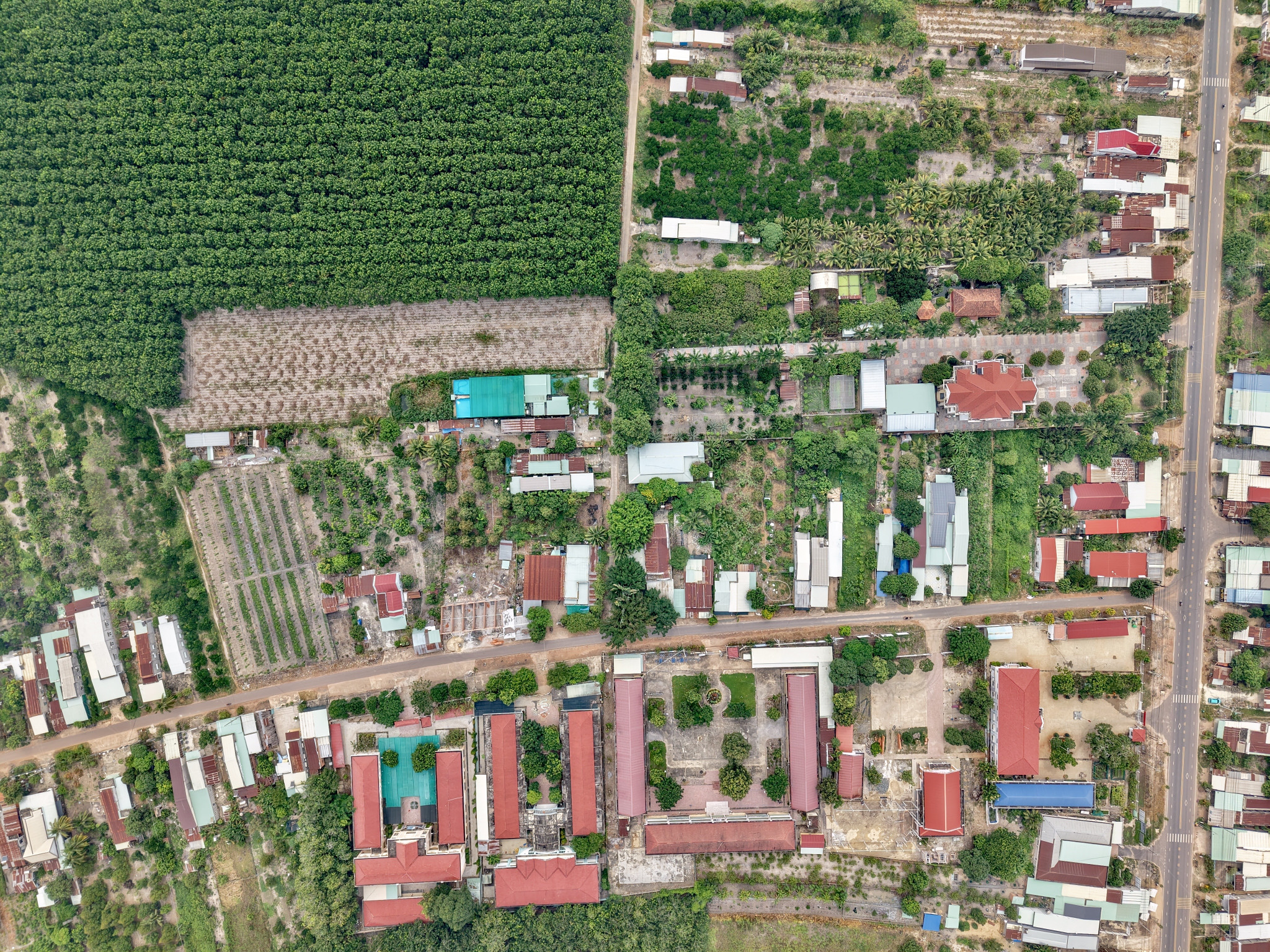 Bán đất 38740.2m² giá 32 tỷ Xã Tân Đông