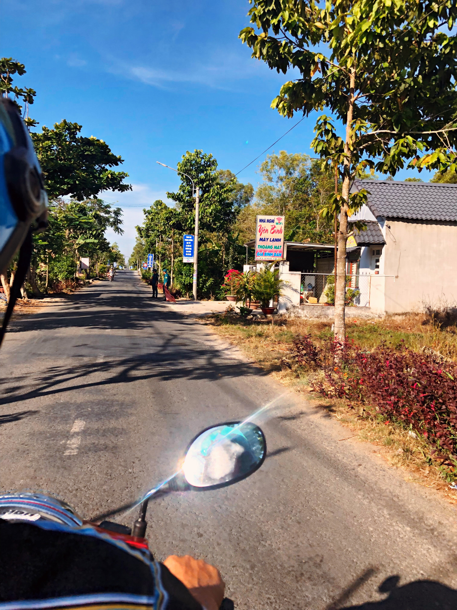 Cho thuê nhà mặt tiền kinh doanh hoặc hộ gia đình ở rất rộng ,thoáng,gần chợ,trường học mầm non,THCS,UBND