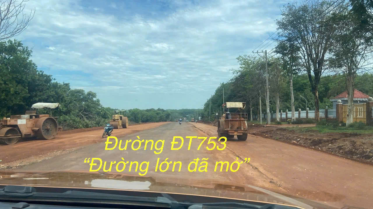 Ngộp ngân hàng cần ra gấp 1000m2 đất ngay đường Dt753 gần chợ Tân Phước