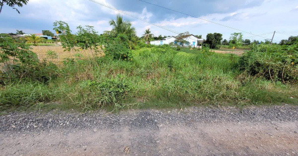 Bán đất 92m² full thổ cư ngang 5m giá 1.45 tỷ tại Xã Tân Lân - đường liên ấp bà chủ cầu xây . Nhựa lớn