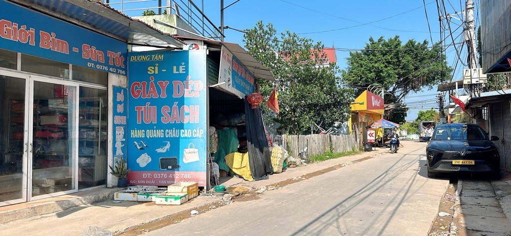 Bán 100 m Sơn Đoài - Tân Minh   đường To Ô Tô tránh .