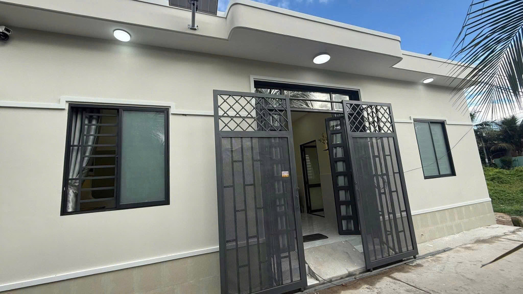 [ Tân Mỹ Chánh, TP. Mỹ Tho] Nhà mới gần Làng Bún đường ô tô 7 chỗ kế lộ nhựa cách Quảng Trường 3.8km