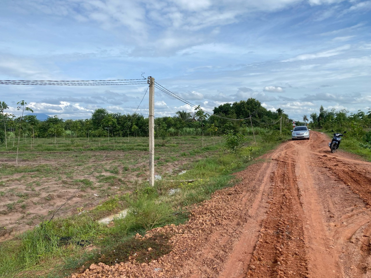 bán đất . DT 1,2 mẫu . phù hợp lên thổ . tân phong . tân biên