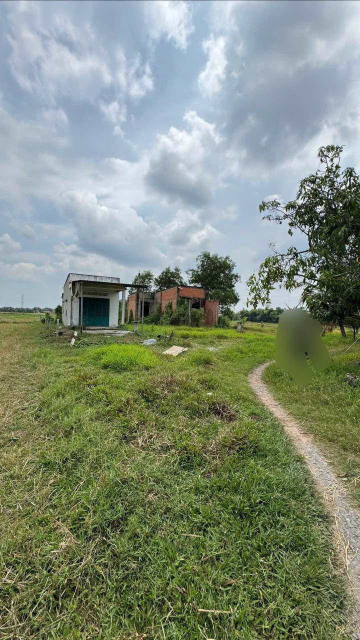 BÁN NHÀ KẾ VINGROUP HÂU NGHIA 1km