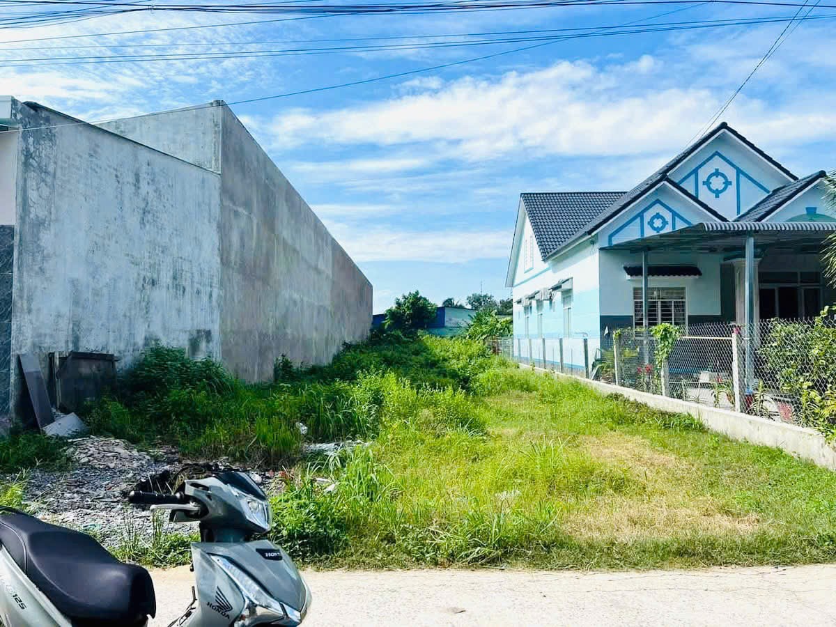 Bán Đất Thổ Cư Gầ Bệnh Viên Xuyên Á, DT 130m2, Sổ Hồng Riêng, Giá 680 Triệu