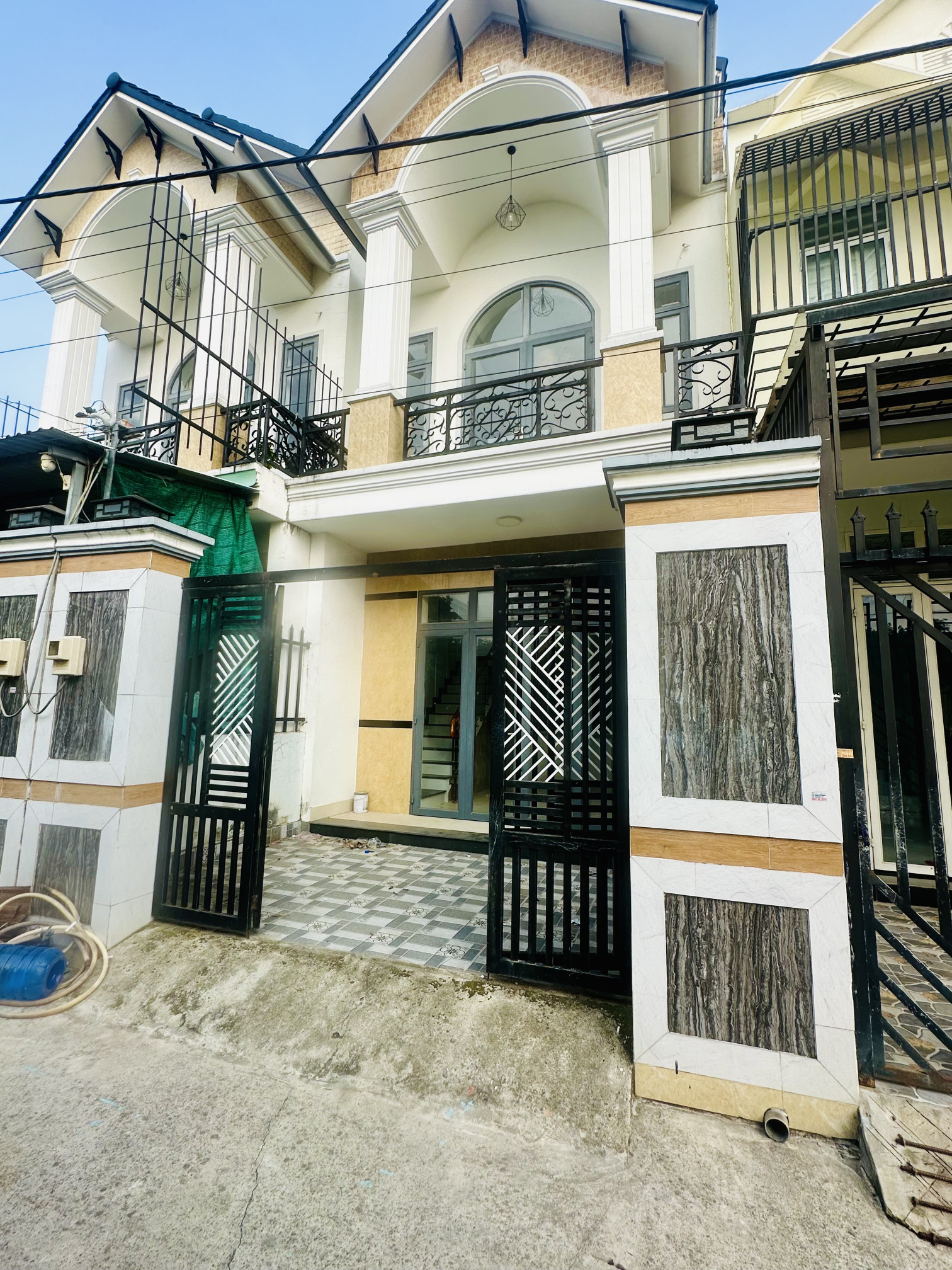 Cho thuê nhà lầu mới xây xong chưa sửa dụng