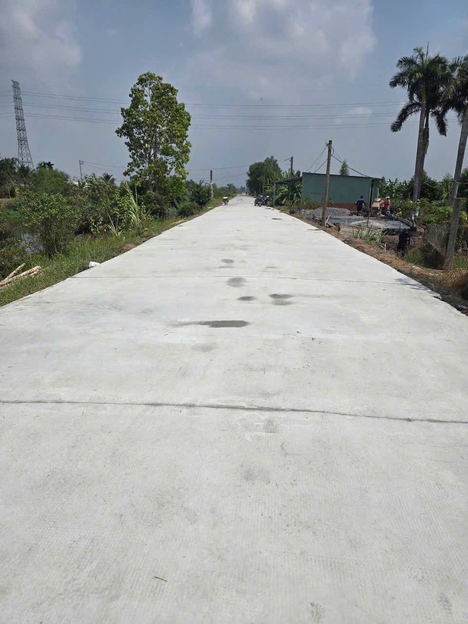 Bán 3 lô thổ cư liền kề view sông đường beton oto Tân Thành, Thủ Thừa dt 196,3m2 giá 699 triệu/lô