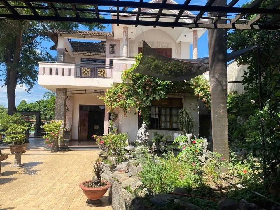 Bán Biệt thự + nhà xưởng  1933.8m² Mặt tiền QL 22 giá 17 tỷ tại Xã Tân Thông Hội Huyện Củ Chi