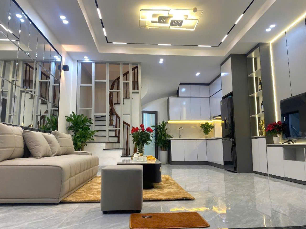 Bán nhà riêng cạnh Eco Green, quận Thanh Trì, Vành đai 3, ngõ thông, diện tích 30m2, 5 tầng, 6.8 tỷ