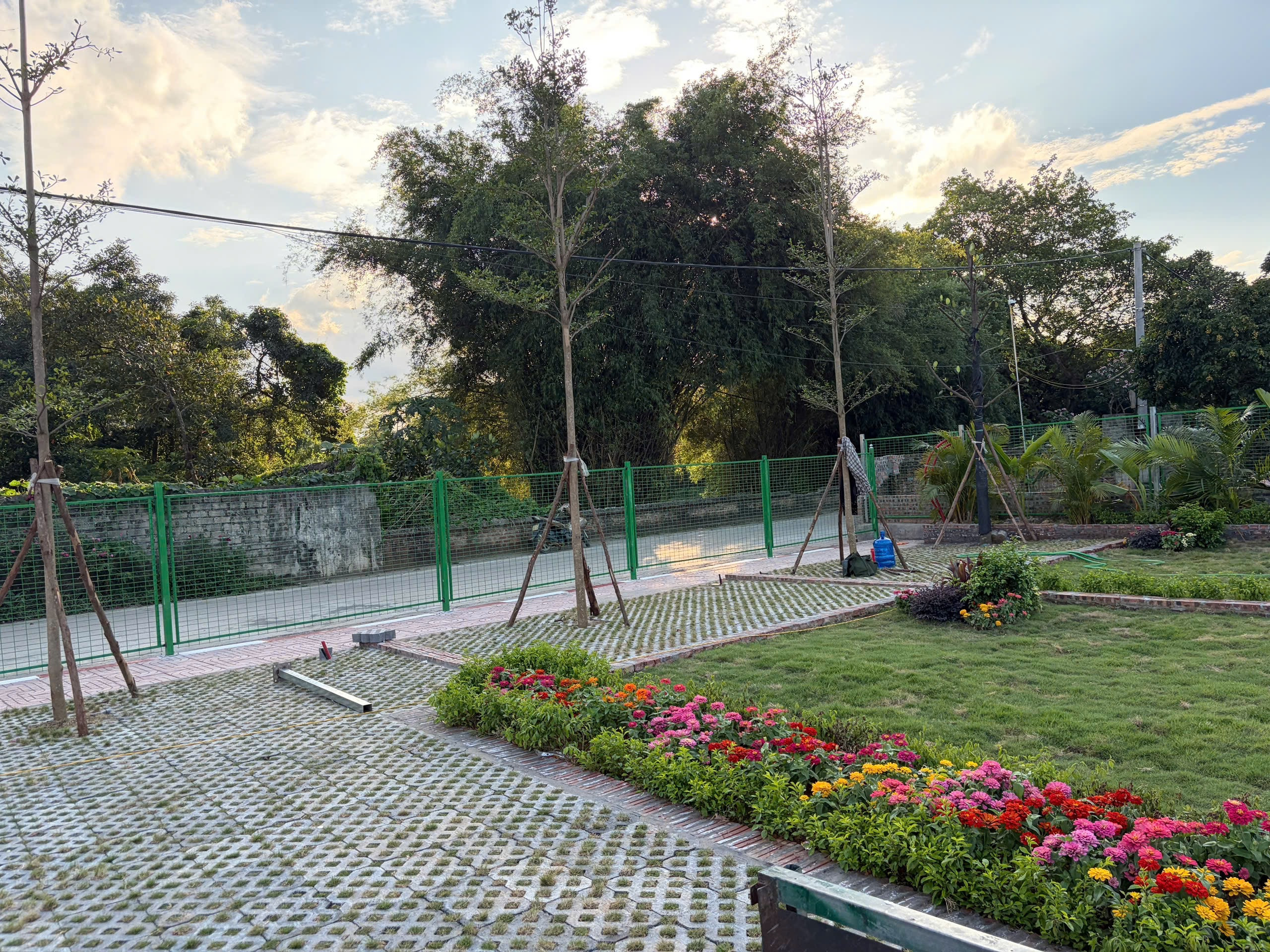 Bán đất gần chợ Hòa Lạc, 35 triệu / m2, 100m2 giá cực chất