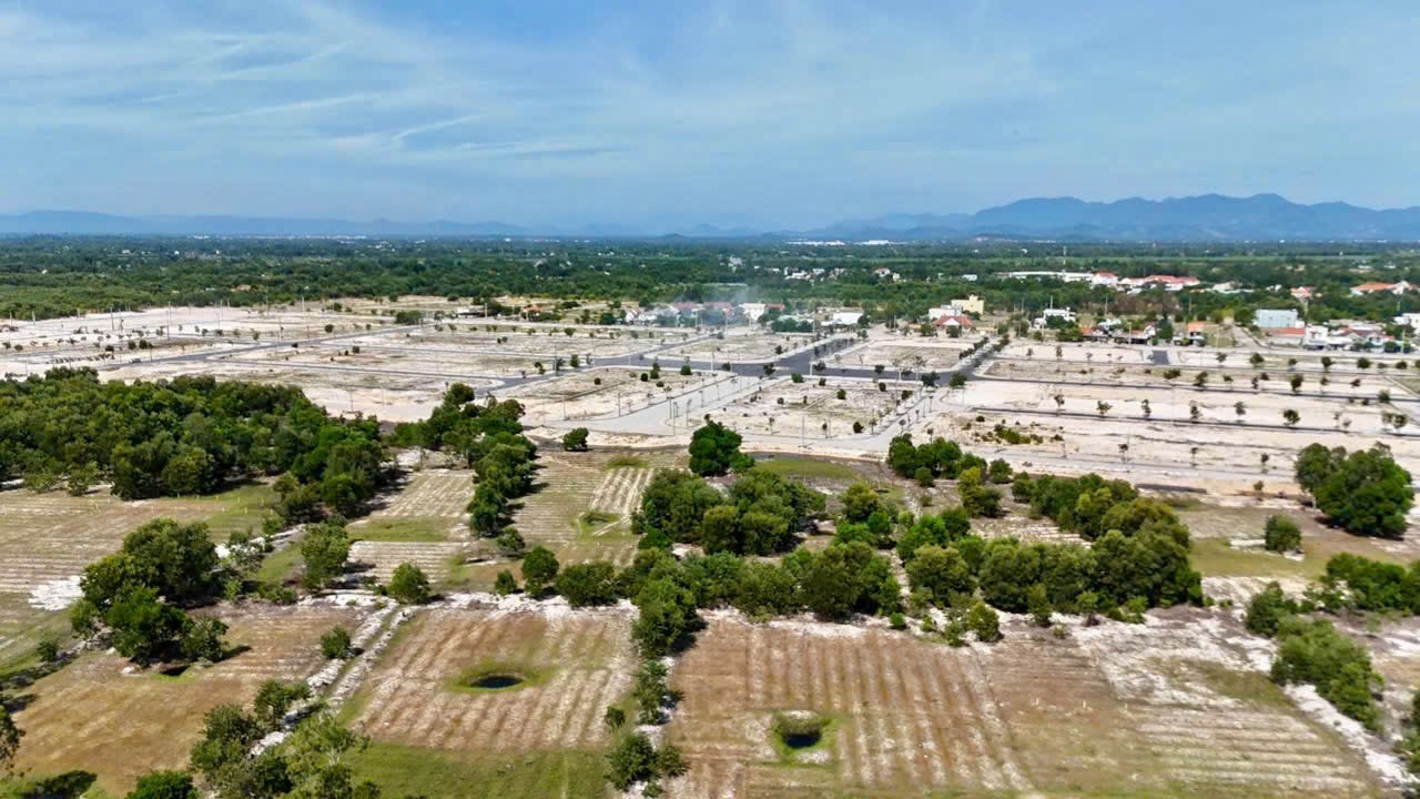 Đất 2 mặt tiền 300m² ngang 7,4m giá 279 triệu Xã Thăng An