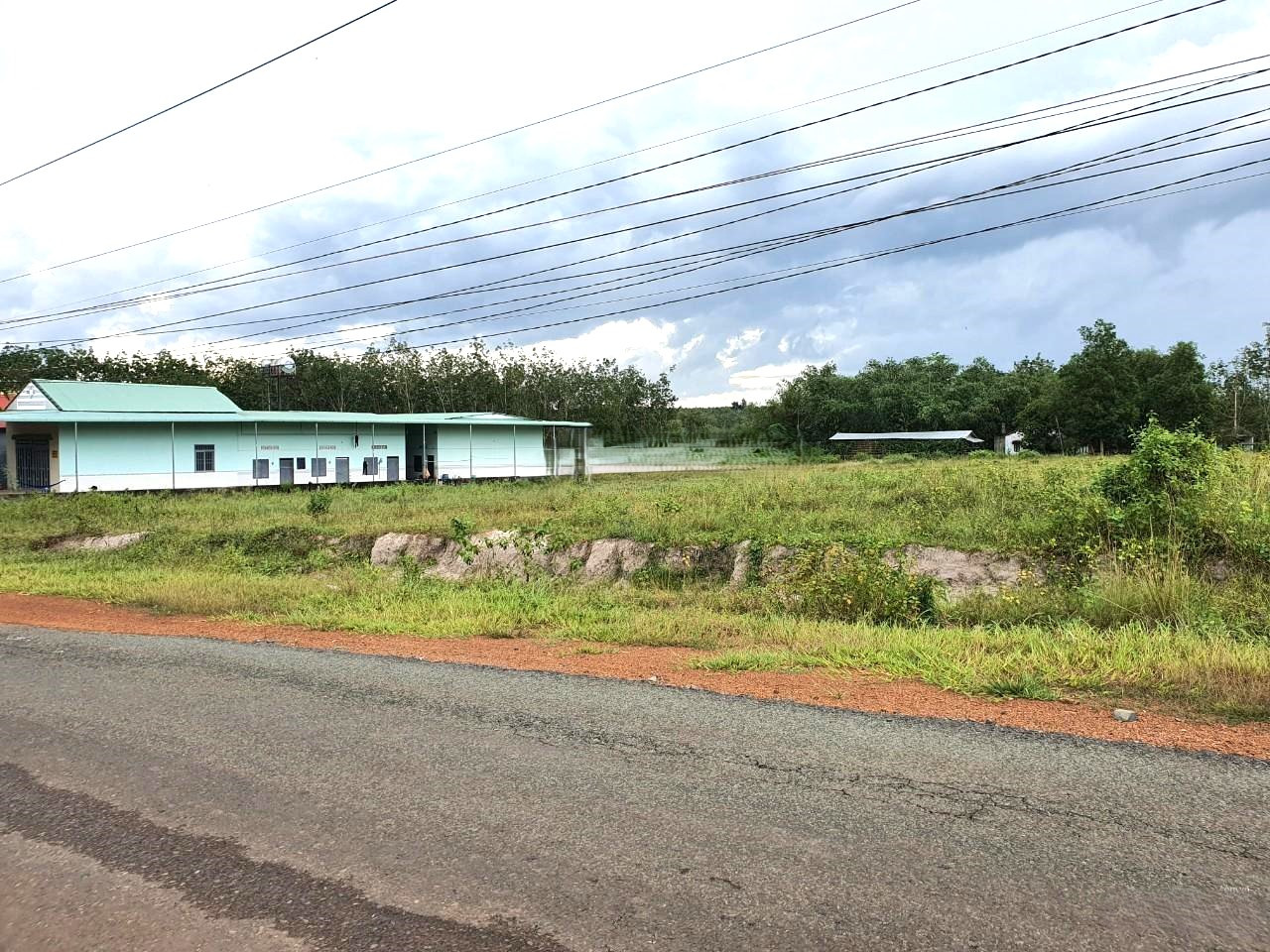 BÁN 1.000M2 MẶT TIỀN NHỰA 260TR DÂN ĐÔNG CHÍNH CHỦ
