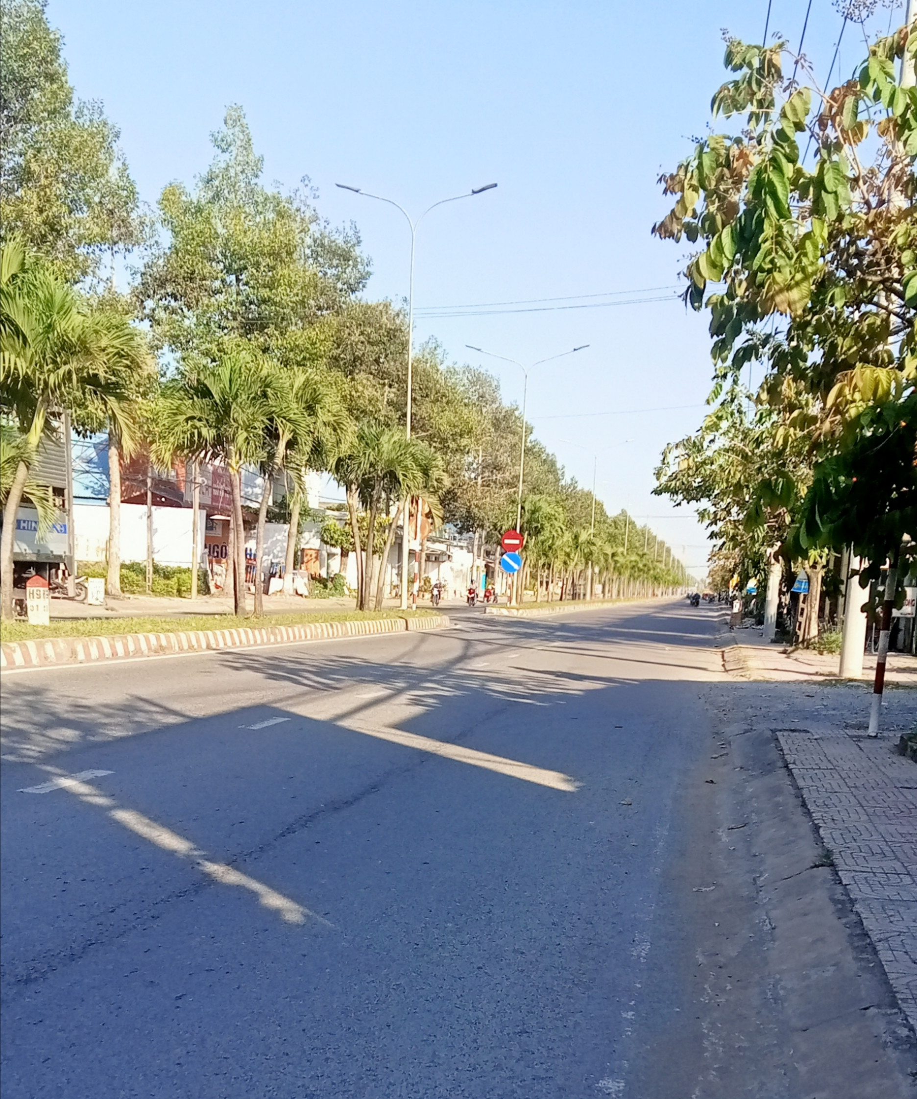 Bán Nhanh Dãy Nhà Trọ Mặt Tiền Quốc Lộ 57 Vĩnh Long