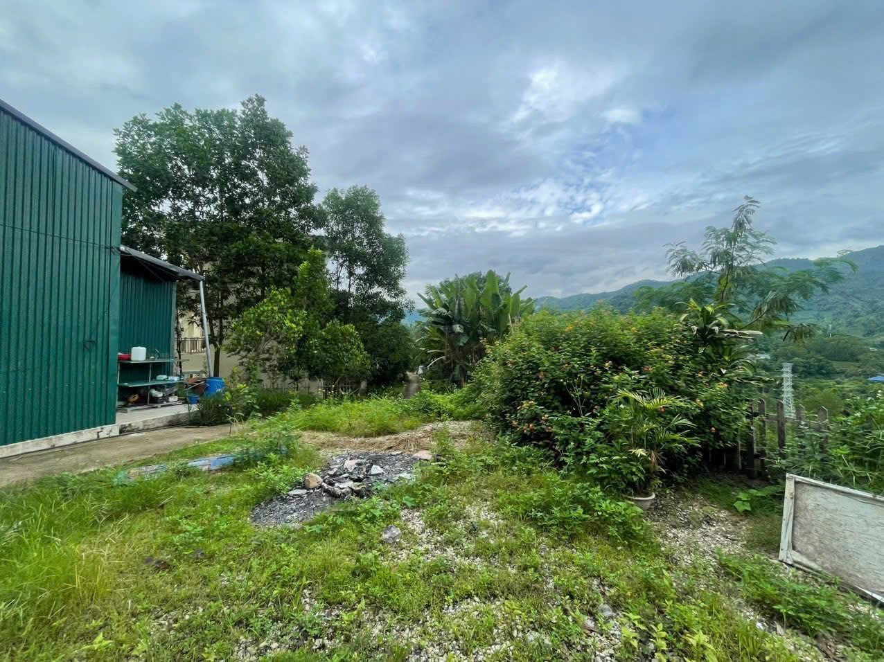 Bán nhà đất có kho bãi