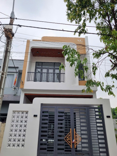 Thường xuyên đi công tác xa nên tôi cần bán lại căn nhà Gần Cây Xăng Đức Hưng đường Đồng Khởi