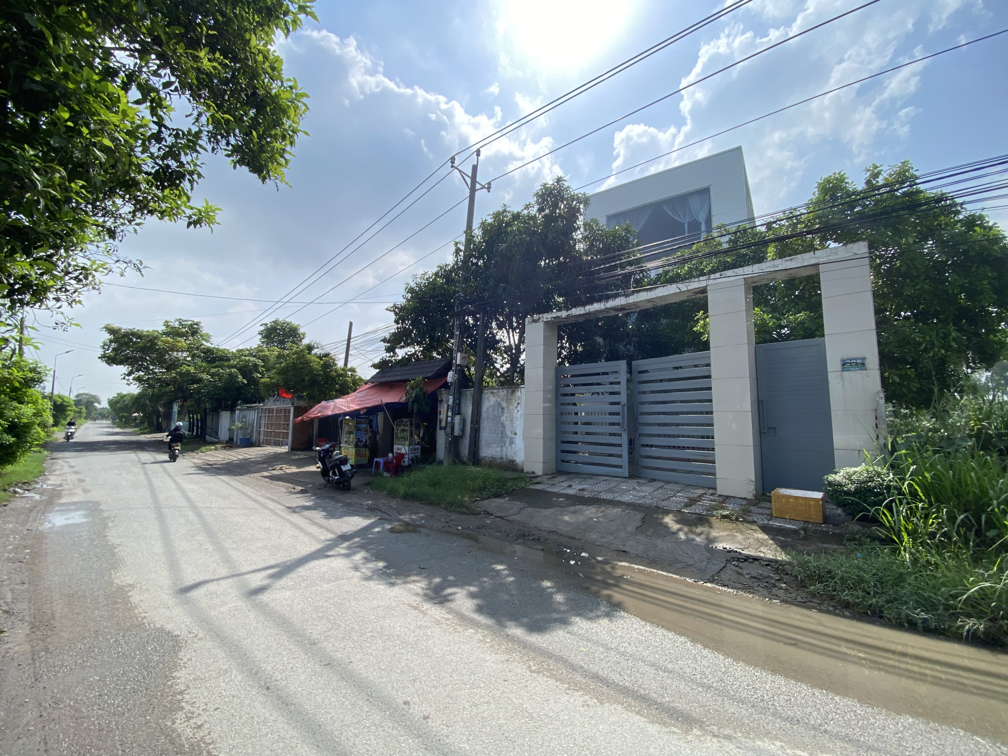 Bán Nhà Biệt Thự Sân Vườn ,Đầu Tư Sinh lời Nằm gốc ngã 4 Vành Đai
