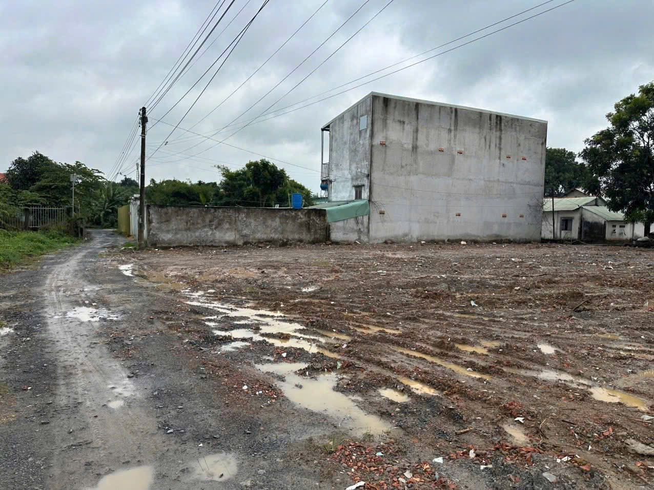 Cần Bán 5 lô sổ riêng thổ cư F0 tại xã Thạnh Phú -phường Tân triều mới .Giá chỉ 1ty180tr/lô