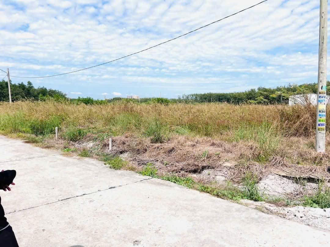 SANG GẤP 30X35= 1050M2 ĐẤT THỔ CƯ ĐỐI DIỆN KHU CÔNG NGHIỆP, NGAY CHỢ. GIÁ 180 TR