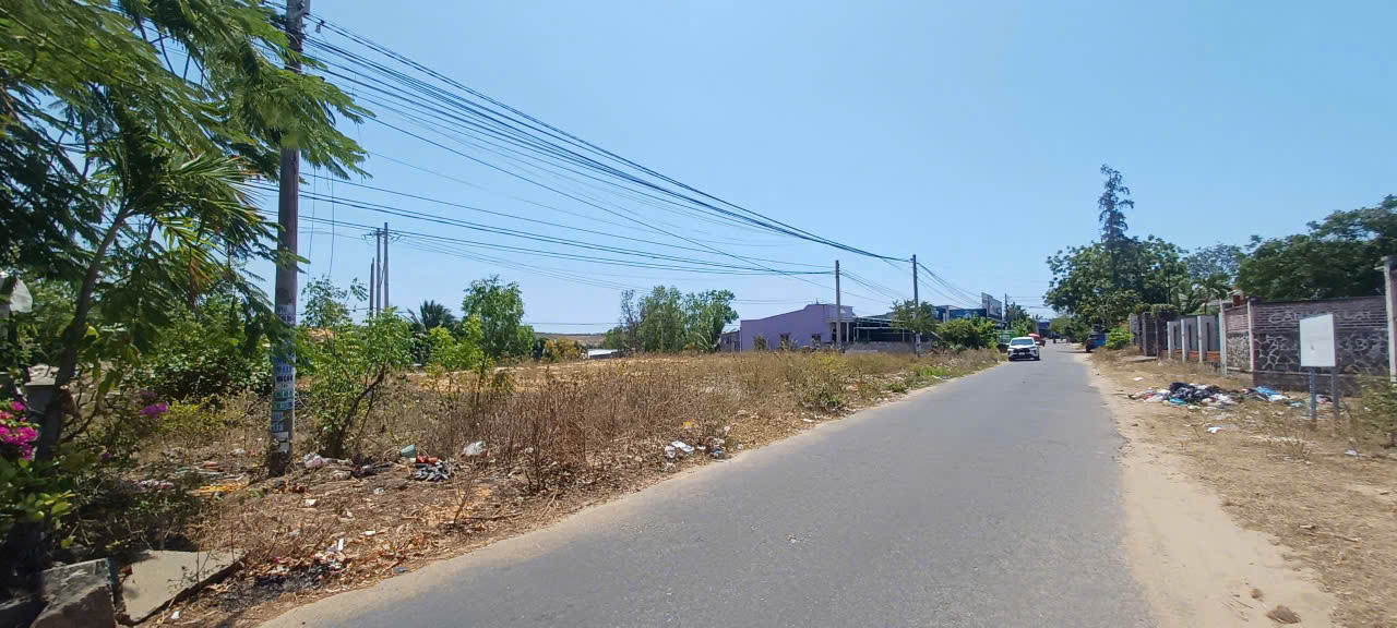 Bán 5000m2 vuông vắn mặt tiền đường Trần Bình Trọng, Thiện Nghiệp - giá 2,4 triệu/m2