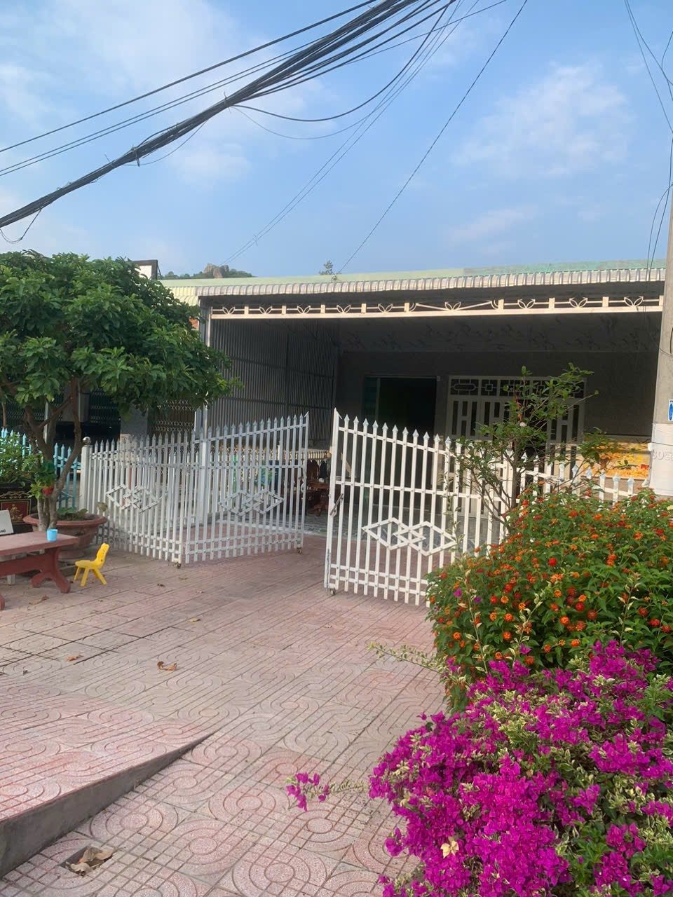 Bán đất thương mại, DV, SHR 2563 m2 tại thới sơn, tx Tịnh Biên An Giang lòng đường nhựa 7 m GIÁ CHỈ 18 tỷ