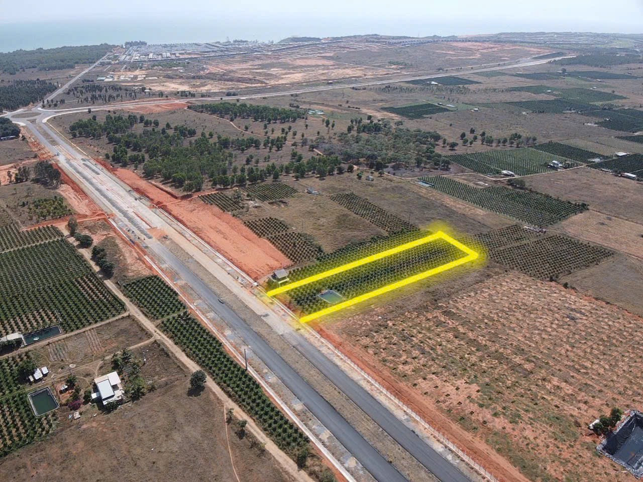 Bán 5400m2 vị trí đẹp đường Hàm Kiệm - Tiến Thành LH 0982482666 ( giá tốt)