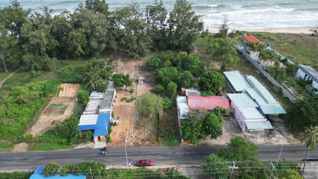 Bán 600m2 giáp biển tiến thành giá tốt. LH 0982482666