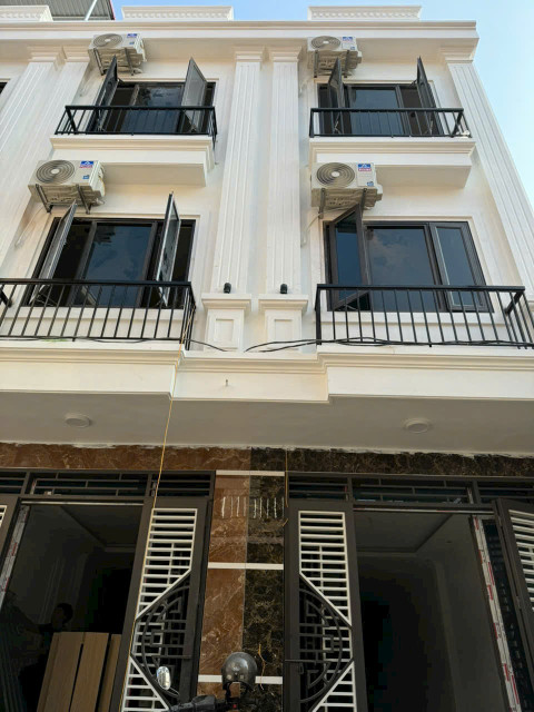 Bán nhà 42m² ngang 3.3m giá 4.2 tỷ tại Xã Tiền Yên Huyện Hoài Đức