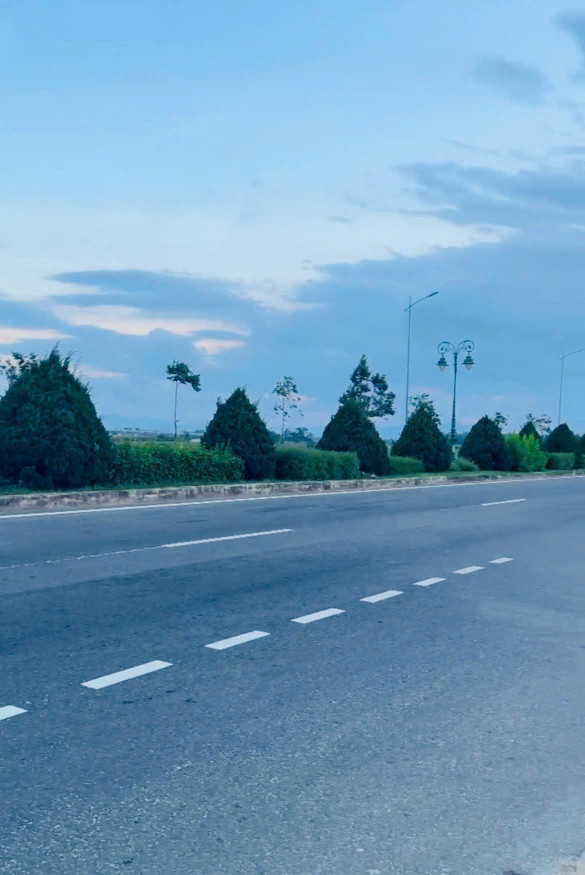 Bán LÔ ĐÔI HOÀNG SA / MỸ TRÀ MỸ KHÊ 200m² 4.9 tỷ tại Xã Tịnh An Thành phố Quảng Ngãi