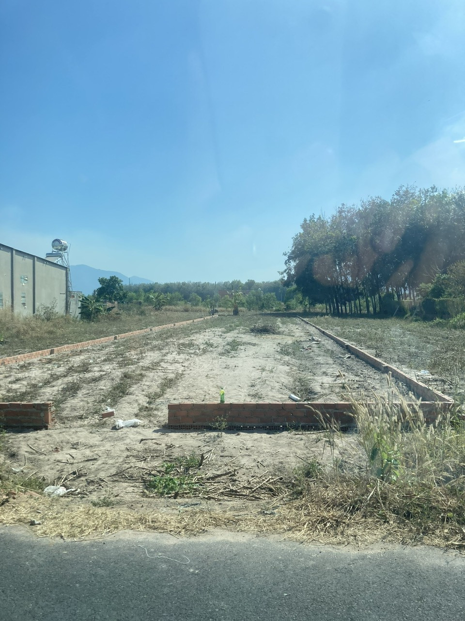 Bán đất có 100m2 thổ cư. Đường Hắc Dịch _ tóc tiên . Gần Chợ