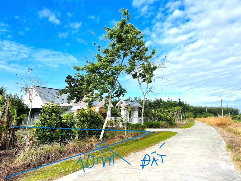 CẦN BÁN 2 LÔ ĐẤT MẶT TIỀN 4 LÀN XE GẦN CHỢ TRƯỜNG CAO TỐC VÀ KCN BECAMEX CHƠN THÀNH 365TR