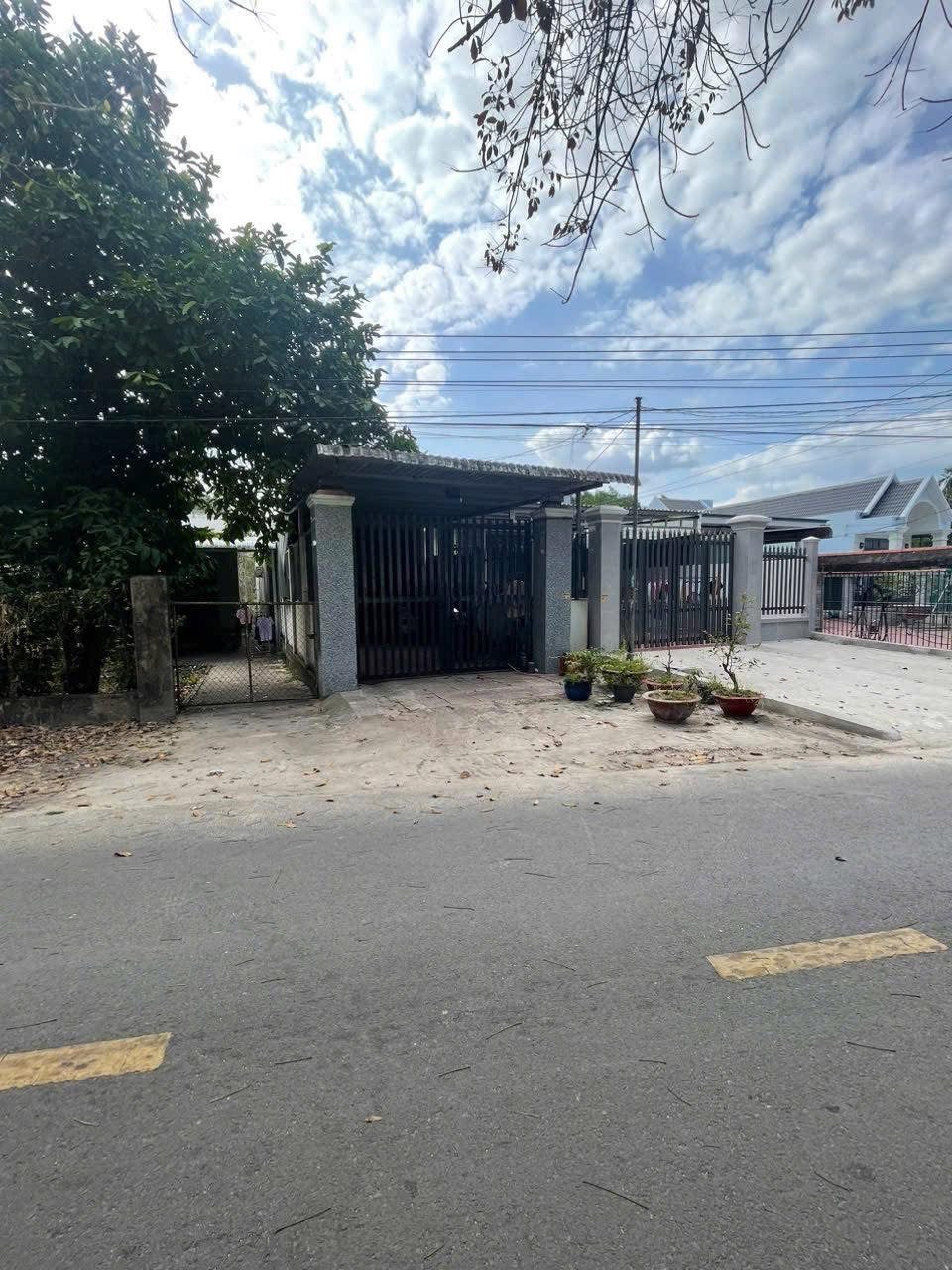 Chủ cần tiền ra nhanh 1500m2 có nhà cấp 4 nhưa tọ tại Bàu Bàng