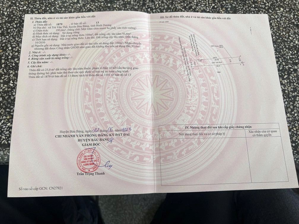 Cần tiền trả ngân hàng