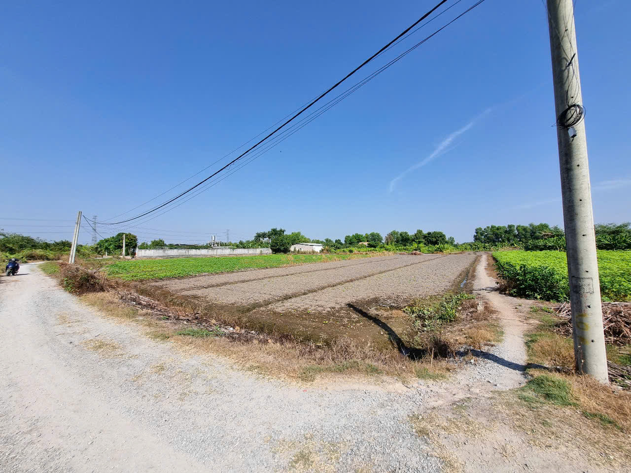 (L579) Đất mặt Kênh gần Sông Sài Gòn, xã Trung An, dt 1.969m2, giá 4 tỷ 800