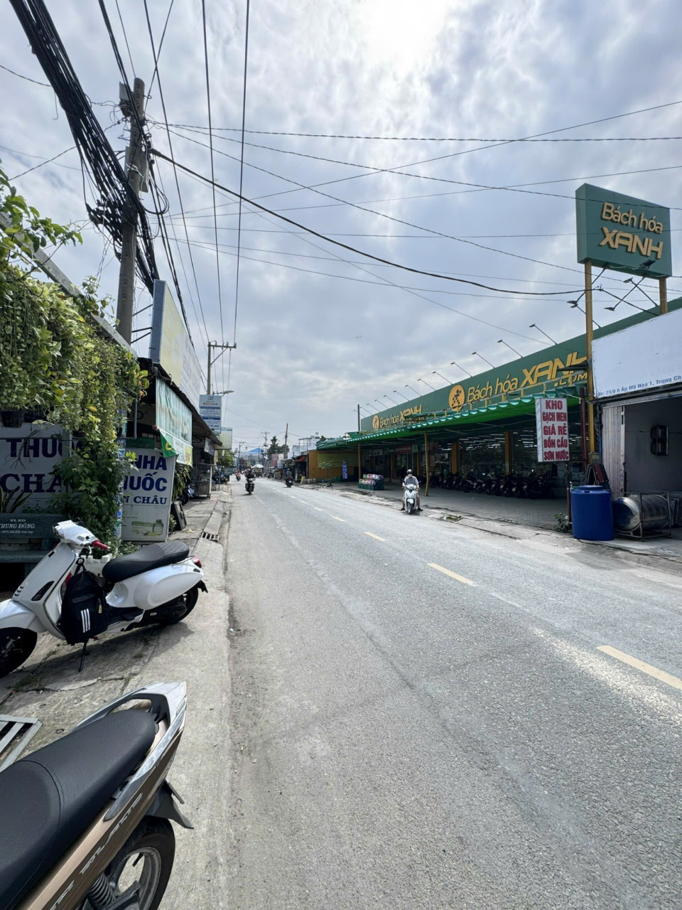 Nhà mặt tiền đường Trung Mỹ Tân Xuân, 5x30m, giá 8.5 tỷ
