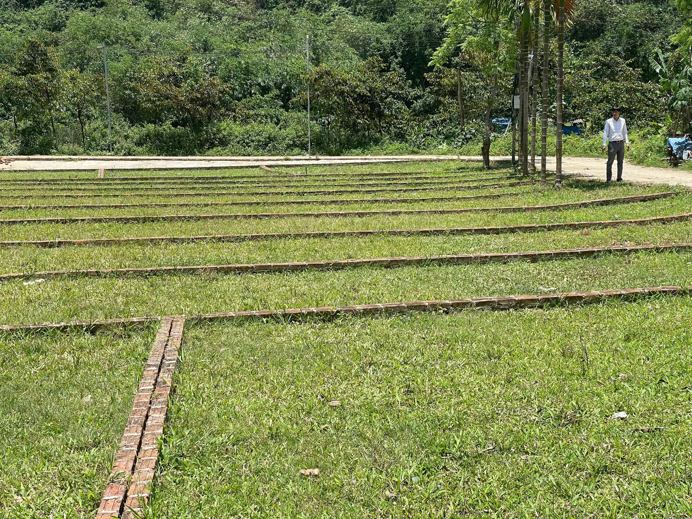 CHỈ 300TRIỆU - dt: 60m - mt: 6m (sẵn sổ riêng) full thổ cư tại Lương Sơn, Hòa Bình