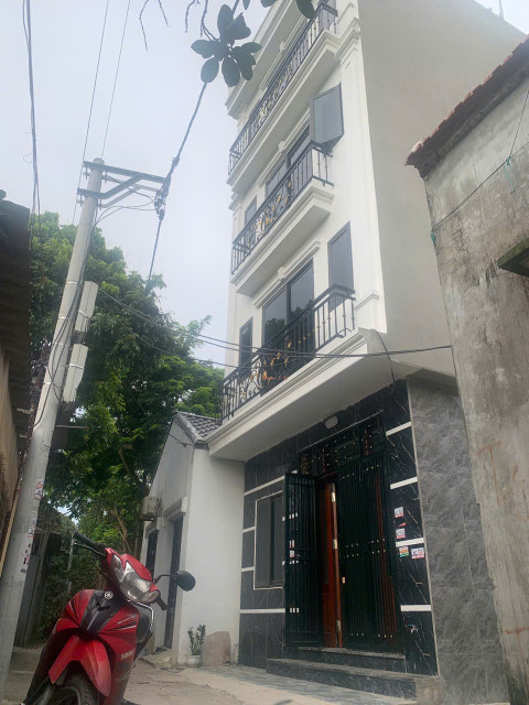 Nhà Mới Xe 4 Chỗ Lùi Cửa, Thoáng Trước Sau Tặng Điều Hoà Sát Uban, 4PN 3.75 tỷ 0963092905
