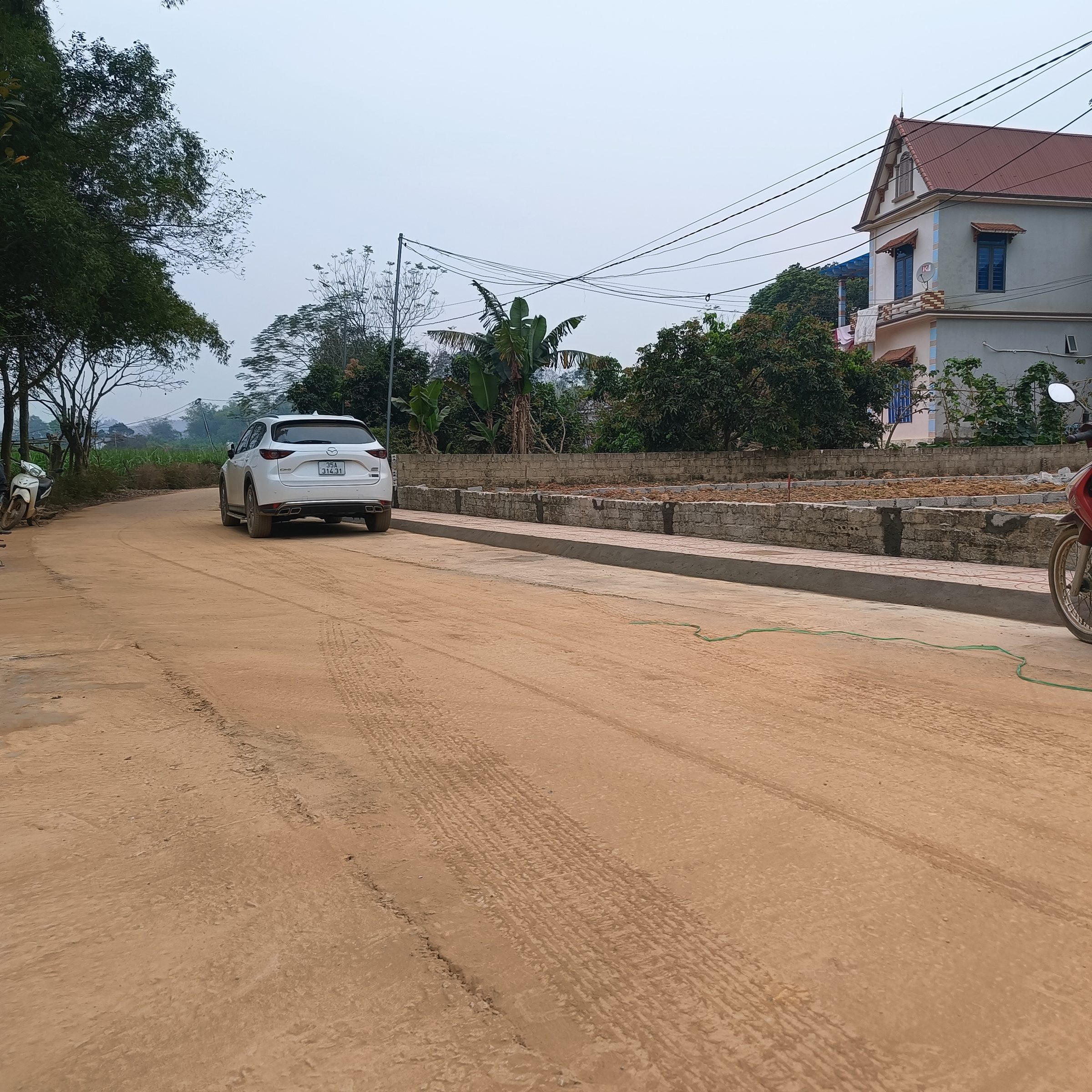 Bán đất 110m² có sẵn 100m² thổ cư ngang 5m giá 100 triệu tại Xã Vân Du