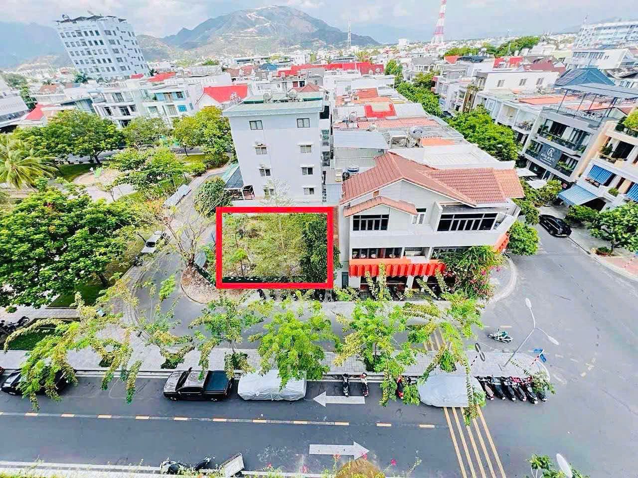 Bán lô góc đẹp đối diện công viên - view hồ - biệt thự KĐT Vĩnh Điềm Trung Nha Trang