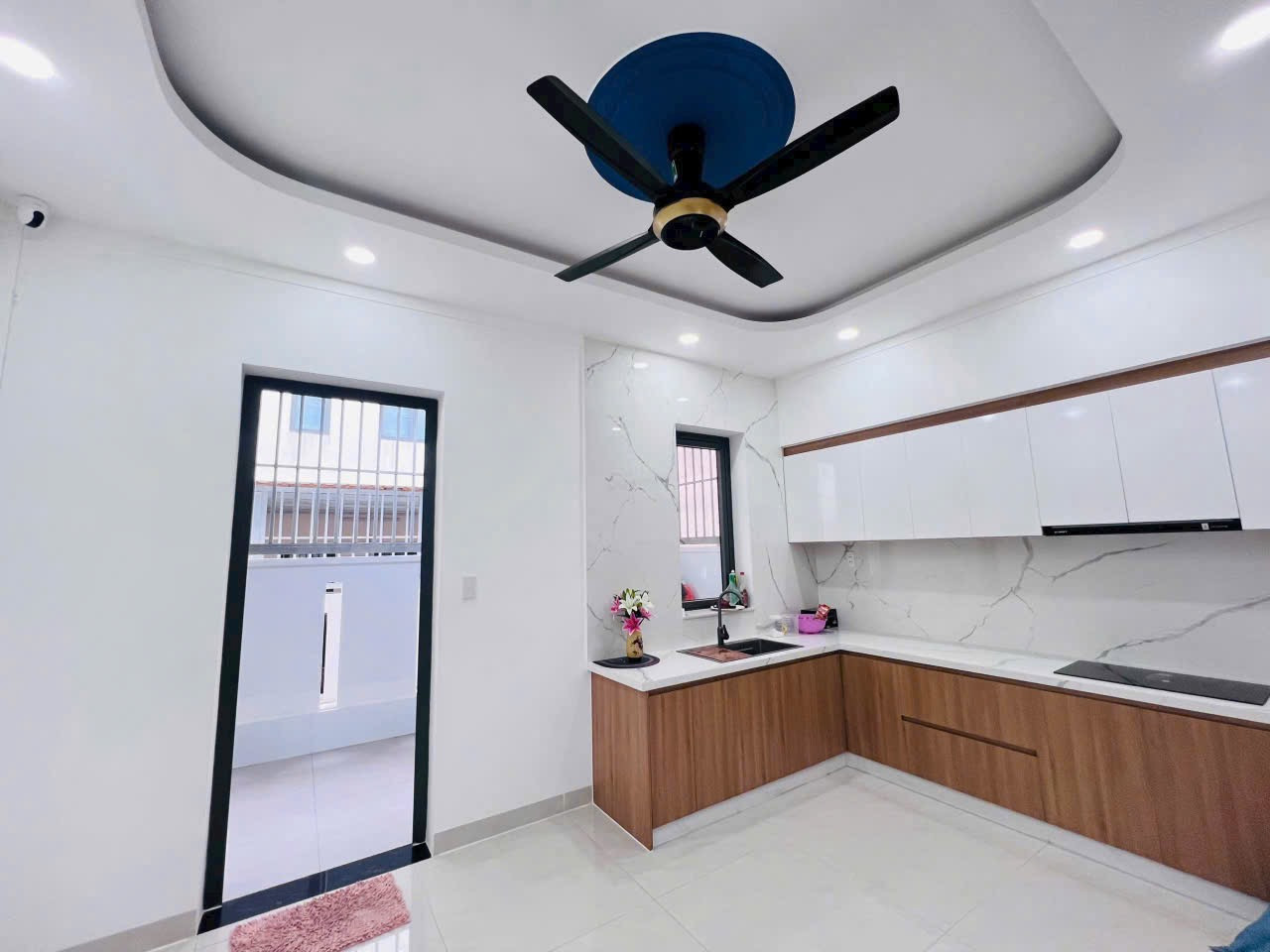 Cho thuê nhà phố SunCasa sát đường Dân Chủ