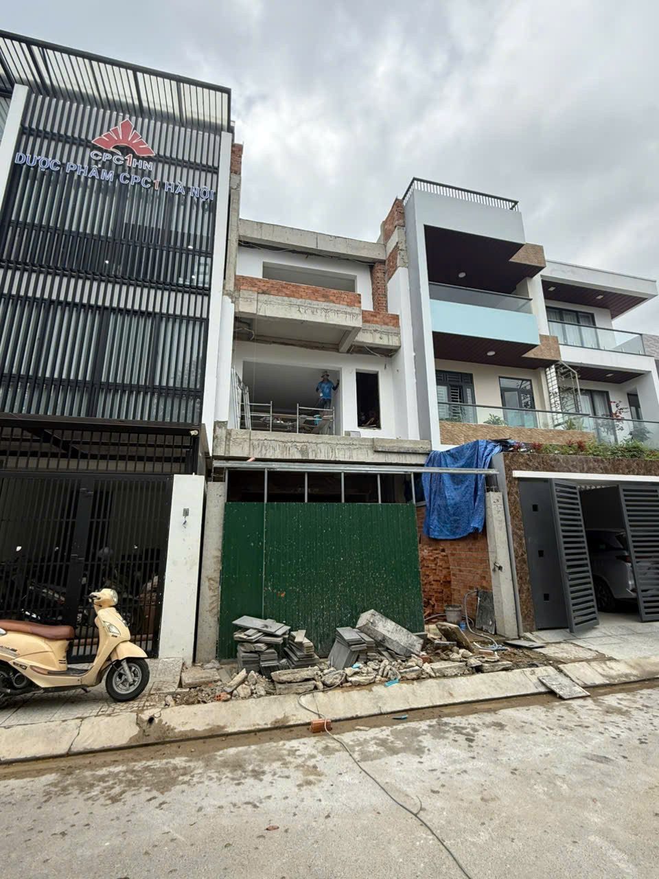 KĐT Gói 5 Mỹ Gia - Thái Hưng , NHÀ CÓ THANG MÁY  Bàn giao full nội thất , có máy lạnh âm trần phòng khách, trang bị chăn nệm hoàn chỉnh, nhà xây mới 100% , xách vali vào ở ngay