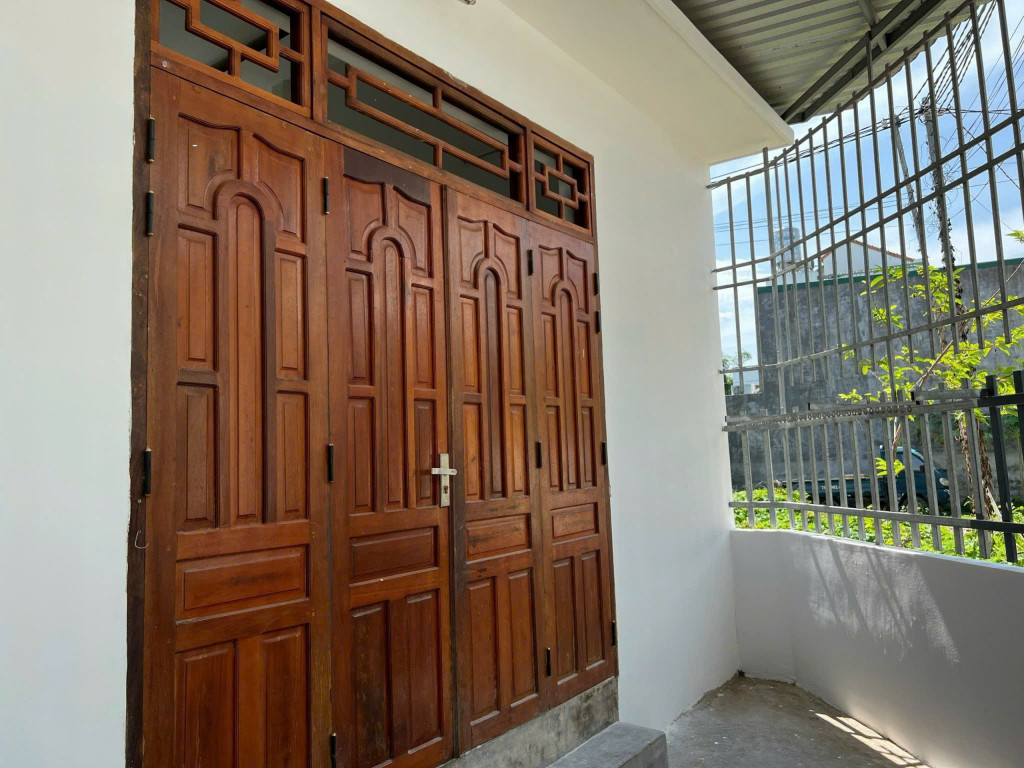 Bán căn nhà góc sau trường Lương Thế Vinh xã Vĩnh Thạnh Tp Nha Trang.