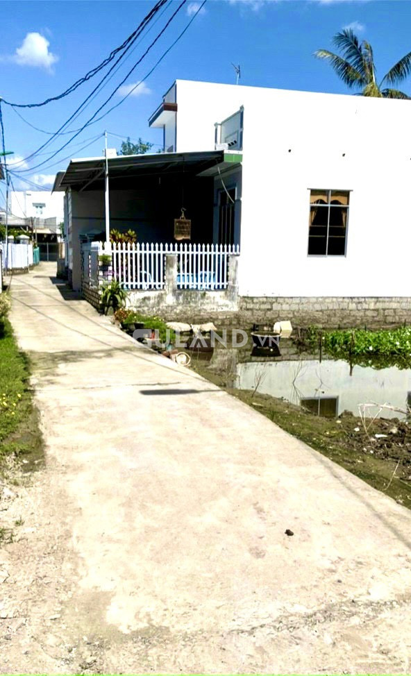 Bán đất thôn Võ Dõng xã Vĩnh Trung, cách Tp Nha Trang 8km. thông ra đường Võ Nguyên Giáp được.