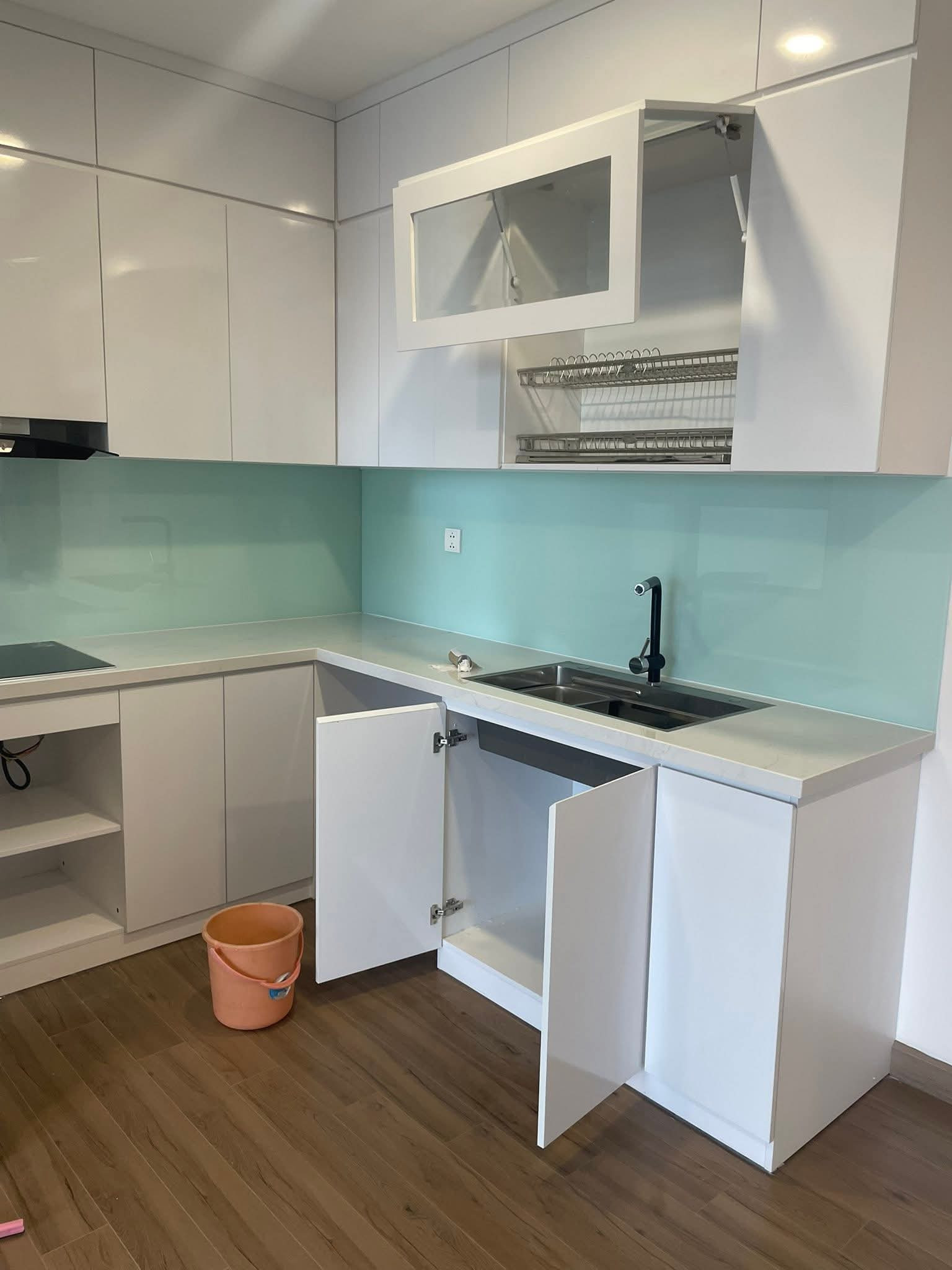 MỜI THUÊ căn hộ 2PN2VS, 68m2, Oasis Ecopark. View vinh đảo, hướng mát, giá 7 triệu.
🏘 Căn hộ bếp rèm, chủ nhà dễ.
🏝 Thời gian cho thuê linh hoạt: Ngắn hạn - dài hạn.

☎️ Xem nhà liên hệ em Giang 091.765.0000