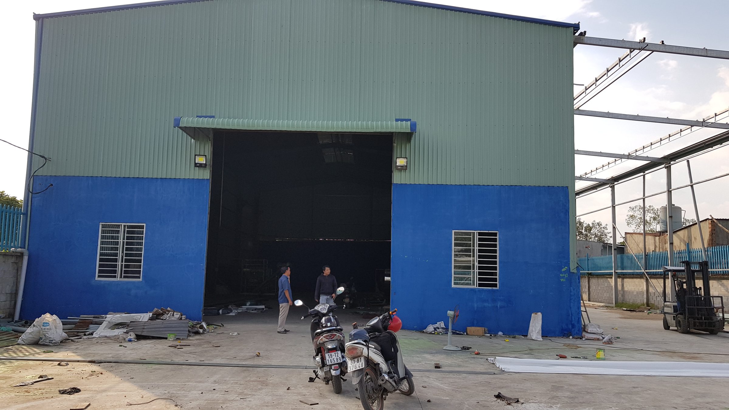 NHÀ XƯỞNG CHO THUÊ XUÂN THỚI SƠN HOC MÔN DT: 1000M GIÁ 40 TRIÊU LH: 0908561228