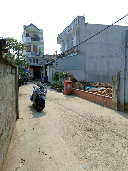 BÁN ĐẤT GẦN CHỢ ĐẦU MỐI HÓC MÔN – GIÁ CHỈ 3.5 TỶ