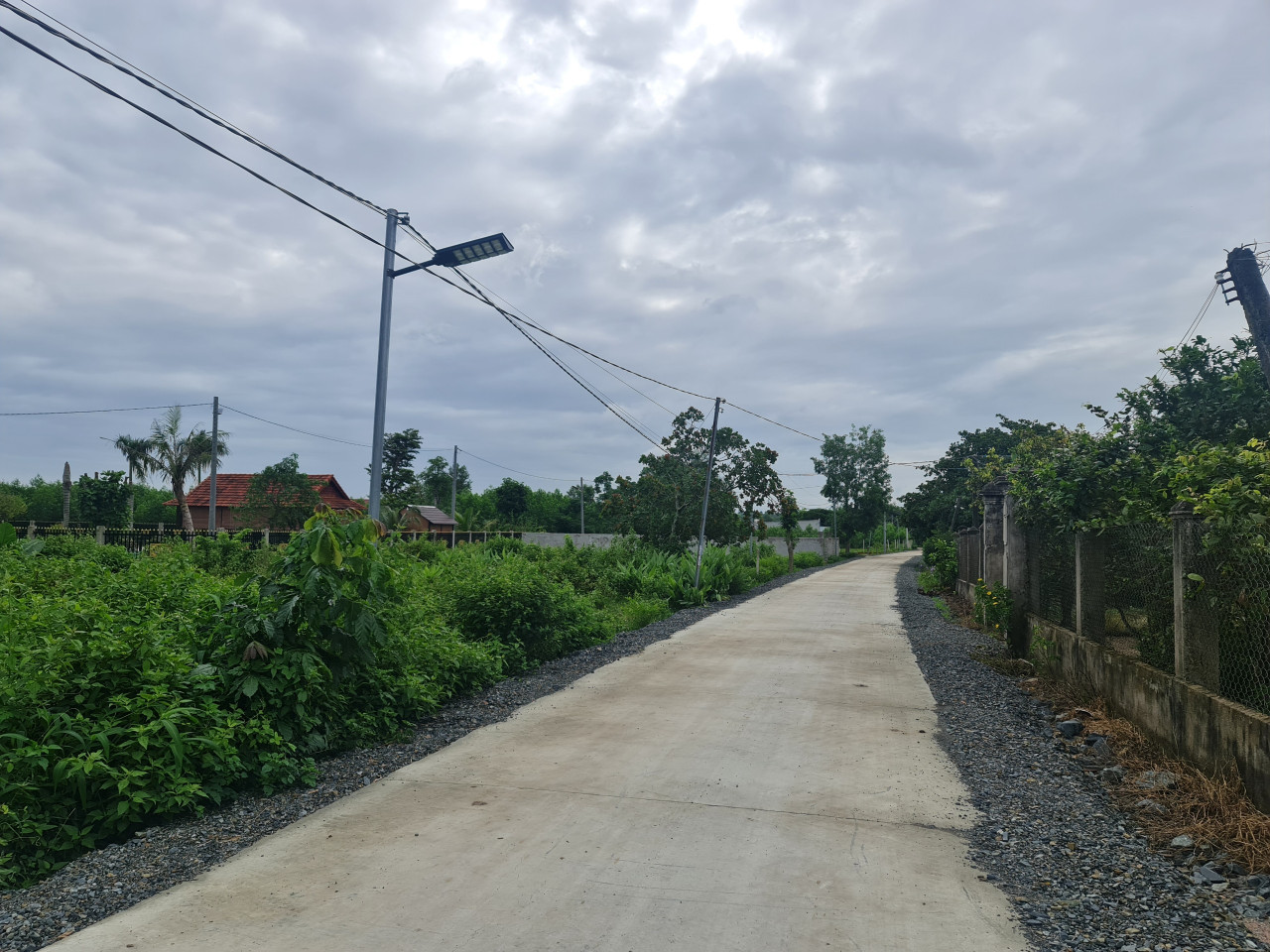 Bán đất 1099.7m² đường bê tông cách hồ Núi Le 800 m