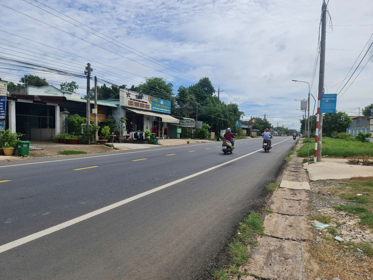 Bán đất mặt tiền tỉnh lộ 766 gần chợ, trường học. Uỷ ban xã Xuân Trường