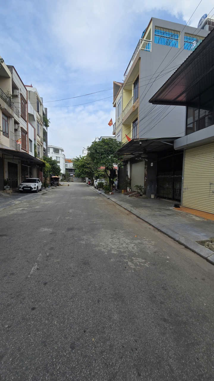 HIẾM CÓ KHÓ TÌM - NHÀ PHỐ KTT CHỜ YÊN PHONG BẮC NINH - KINH DOANH ĐỈNH CAO - TIỆN ÍCH NGẬP TRÀN