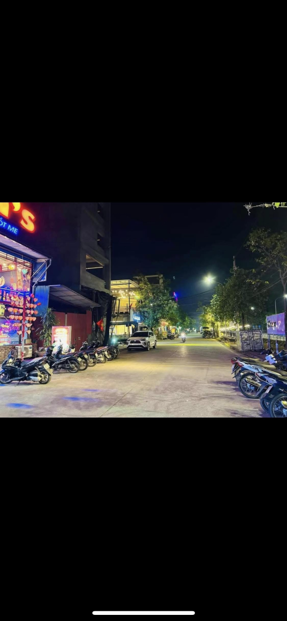 Đấu giá Nấm ô tô tránh - vào nhà 7 tỷ 130tr