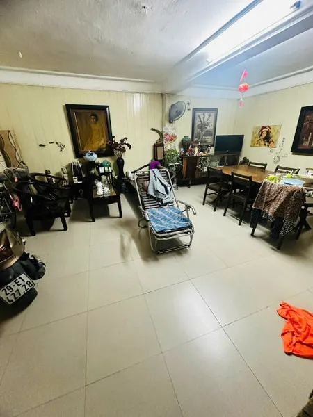 Bán nhà Trần Quý Cáp (Đống Đa) 57m, 4 tầng, mt 8 m, giá 8 tỷ